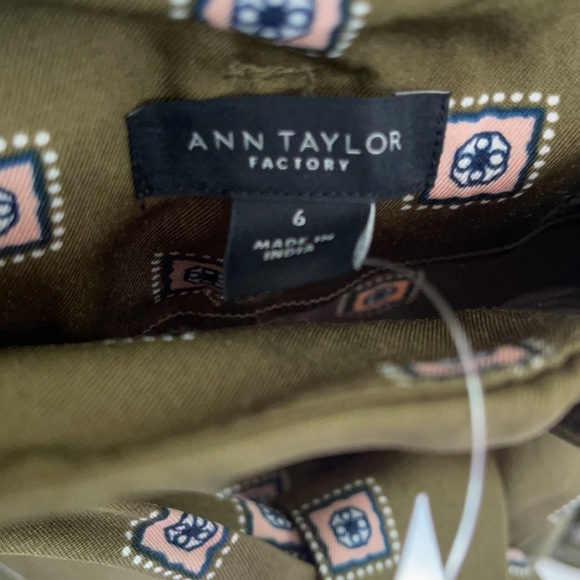 Ann Taylor Factory Shorts - Picture 7 of 8
